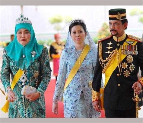 Azrinaz Mazhar Hakim (Wife of Sultan Hassanal Bolkiah) ~ Bio with ...