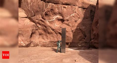 Monolith in Utah: 'Don't leave trash in the desert'; Utah monolith ...