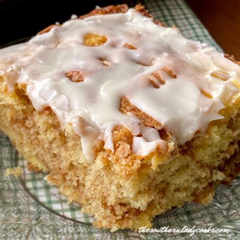 HONEY BUN CAKE - The Southern Lady Cooks