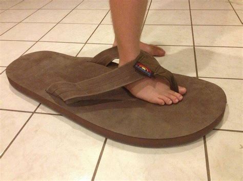 Huge flip flop!! Wonder what size it is?
