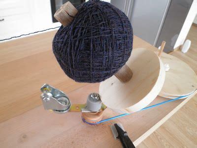 DIY Yarn ball winder. Hmm.: Yarn Tools, Knitting Tools, Loom Knitting, Machine Knitting ...