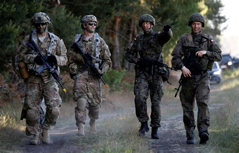 Britain to send 650 troops to Nato's border with Russia to counter threat from Moscow | IBTimes UK