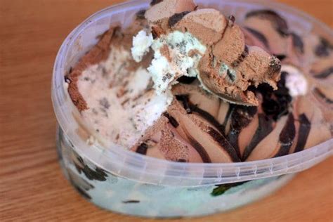 Înghețată de ciocolată cu mentă Obsession, de la Amicii - 1100ml/500g - Cea mai bună înghețată ...