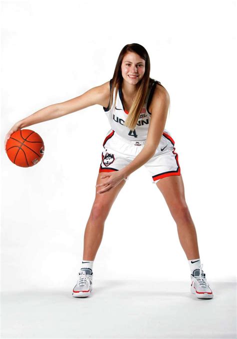 UConn freshman Saylor Poffenbarger ready to return from back injury: 'I don't like to sit'