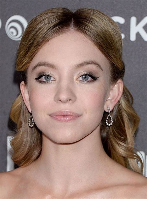 Sydney Sweeney | Makeup tips, Makeup, Eye makeup