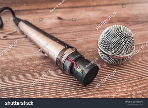 2,827 Microphone Repair Images, Stock Photos & Vectors | Shutterstock