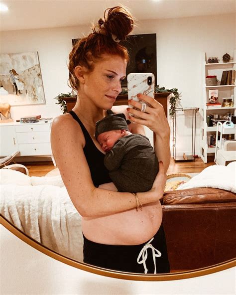 50 Postpartum Celebrities proudly show what they really looked like after giving birth