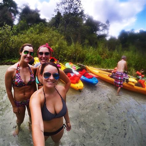 Kayaking Down the Weeki Wachee River - #travelcolorfully