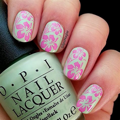 Hawaiian hibiscus flower nail art with OPI - That's hula-rious and Bubdle monster BM-318 ...