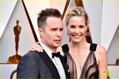 Sam Rockwell Kisses Girlfriend Leslie Bibb on Oscars 2018 Red Carpet ...