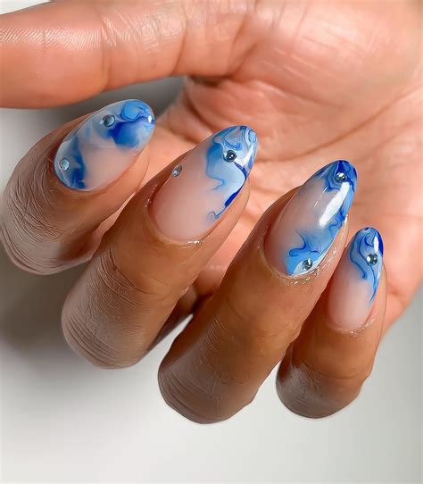 32 Chic Marble Nail Designs to Bring to the Salon | Who What Wear