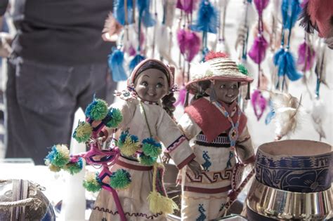 Journalism: Huicholes in the cultural Market (GDL)