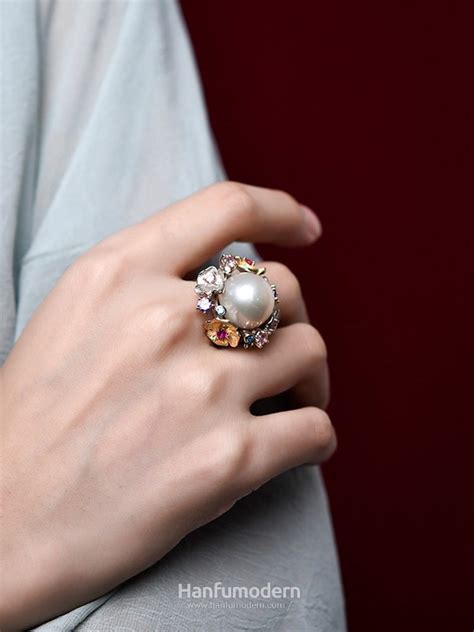 Elegance Blooms with the Freshwater Silver Pearl Ring - Hanfumodern