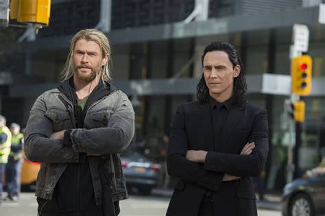 Is Doctor Strange in Thor: Ragnarok? | POPSUGAR Entertainment