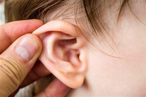 Infant Ear Infection - Early Signs, Symptoms And Prevention Tips