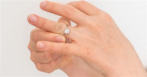 How to Safely Remove a Ring from a Swollen Finger - Athletico