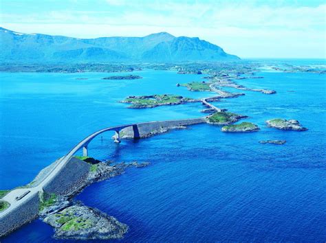 Atlantic Ocean Road In Norway Background