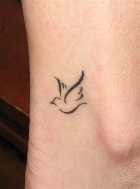 30 Dove Tattoo Designs For Girls | Foot tattoos, Tattoos, Trendy tattoos