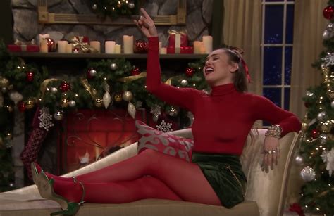 WATCH: Miley Cyrus performs 'feminist version' of Santa Baby on Jimmy ...