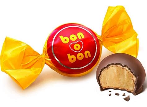 Peanut Cream and Wafer Filled Milch Chocolate Bonbons, Argentina, Box ...