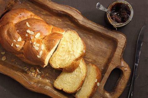 14 Different Types of French Bread To Try In 2023