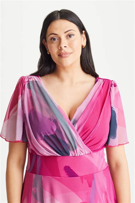 Isabelle Magenta Pink Float Sleeve Maxi Dress – Scarlett & Jo