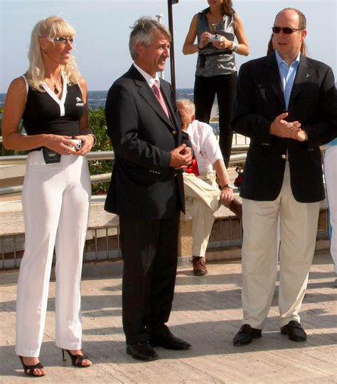 File:Tracy Mattes, Prince Albert II of Monaco and UIPM President Schormann wait for athletes to ...