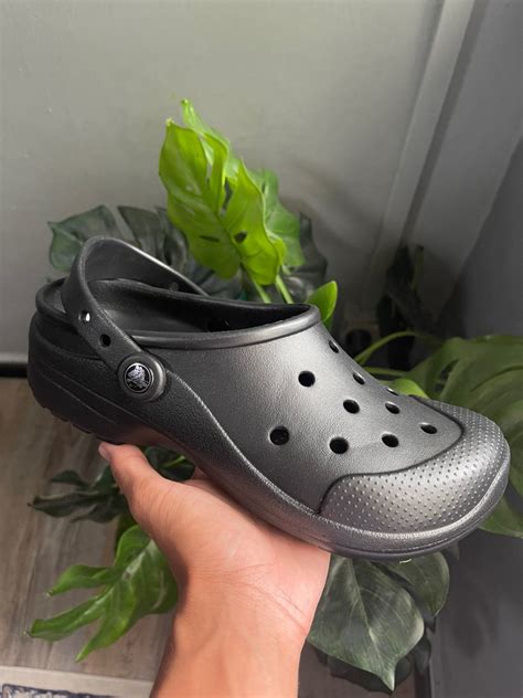 black crocs, Men's Fashion, Footwear, Flipflops and Slides on Carousell