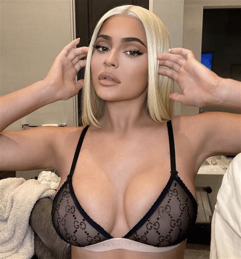 Kylie Jenner: Blonde, Voluptuous in Eye-Popping New Selfies! - The Hollywood Gossip