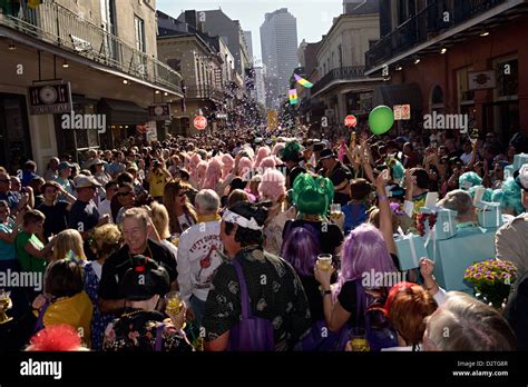 mardi gras parade new orleans french quarter Stock Photo - Alamy