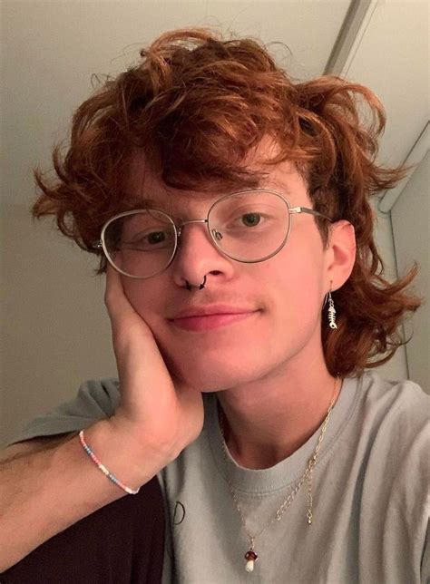 cavetown in 2022 | Robbie, Hair reference, Pretty people