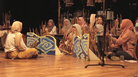 Konser Orkestrasi Angklung XIII "Sarasa Katha: Vicitra" - The Making pt. 3/3 - YouTube