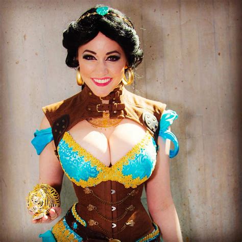 Cosplay Feature: MegaWatt Cosplay's Steampunk Jasmine!