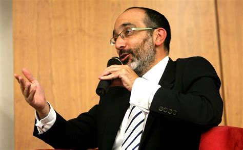 Don't rush back to shul, chief rabbi tells Jewish worshippers