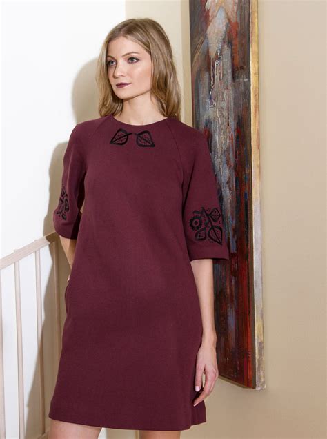 Embroidered organic cotton bordeaux dress – KiRiVOO