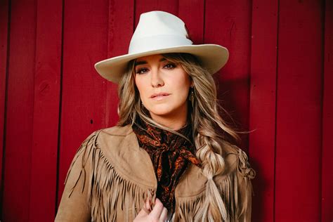Lainey Wilson Talks "Yellowstone," How She Was Cast In the Next Season | News | CMT