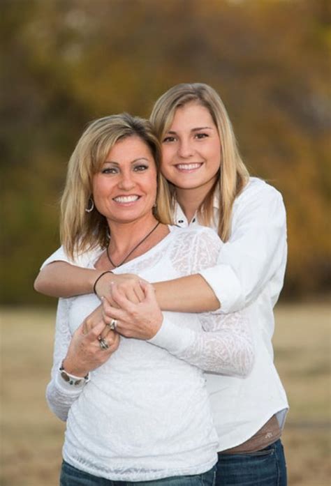 #motherdaughter #portraitsMother/Daughter portraits | Mother daughter pictures, Mother daughter ...