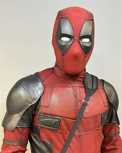 deadpool cosplay costume