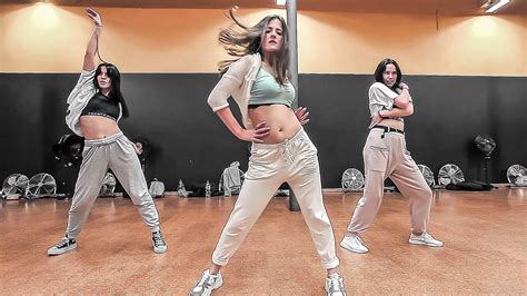 Ritmo - Black Eyed Peas & J Balvin / Choreography by Desireé Leucci / DANCE ENERGY STUDIO - YouTube