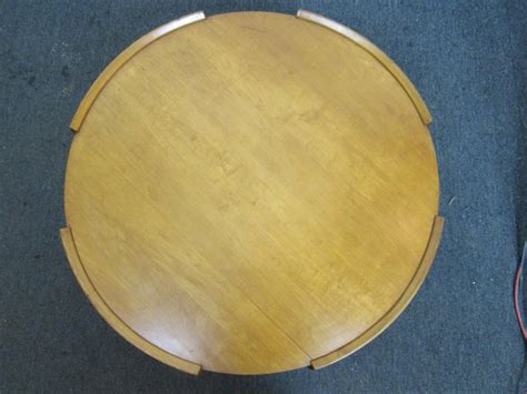 Mid-Century Modern Round Coffee Table For Sale at 1stDibs