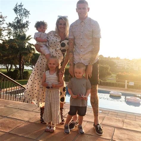 James McClean enjoys stunning family holiday in Greece - VIP Magazine