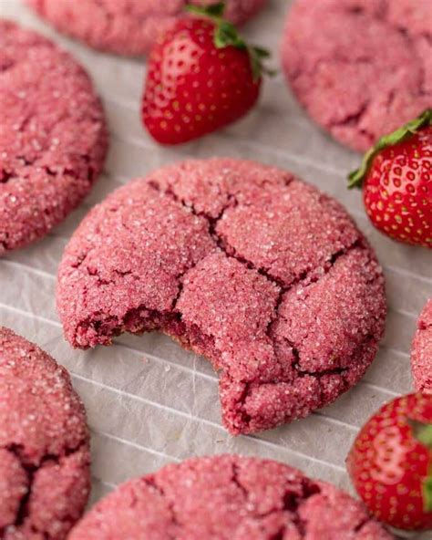 Strawberry Sugar Cookies (vegan) - Rainbow Nourishments