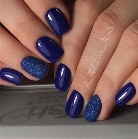 15 Maneras de Llevar las Uñas con Efecto Glitter | Uñas azules, Manicura de uñas