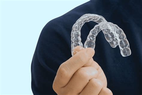 How does straightening your teeth at home work? - Aligners