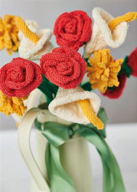 Knitted flowers | Knitting Patterns | Let's Knit Magazine