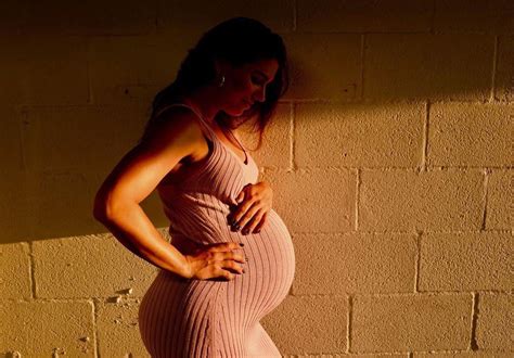 Heavily pregnant Alex morgan : r/PregCelebs