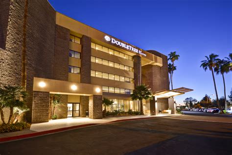 Pet Friendly Hotels in Phoenix, Arizona accepting Dogs and Cats