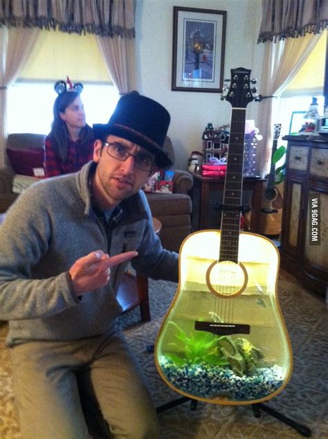 Fish Tank Guitar! - 9GAG