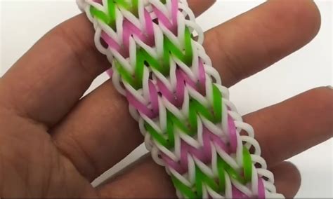 Easy Triple Fishtail Bracelet Rainbow Loom Tutorial - LoomDaily.com