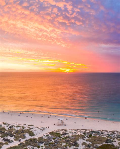 Sunday’s peachy sunset, Trigg Beach 🍑 : r/perth